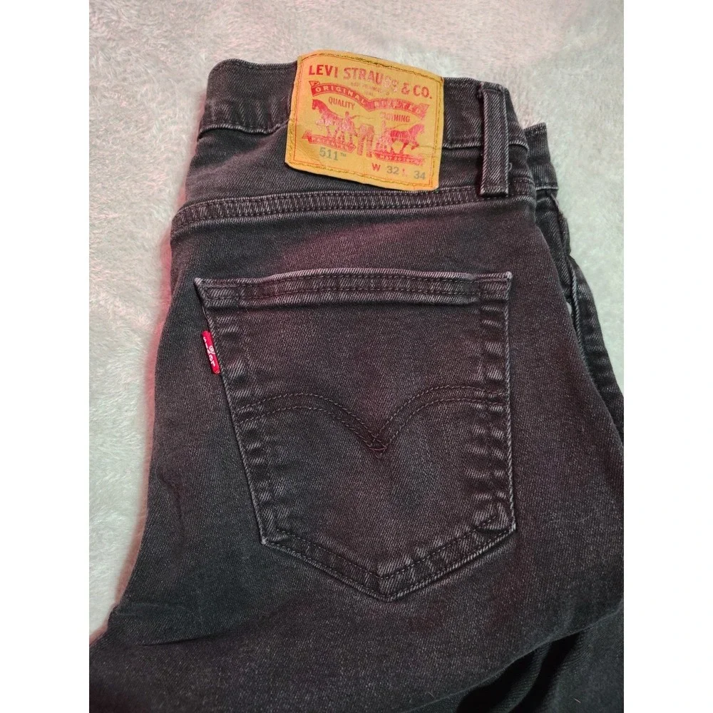 Levis please measure